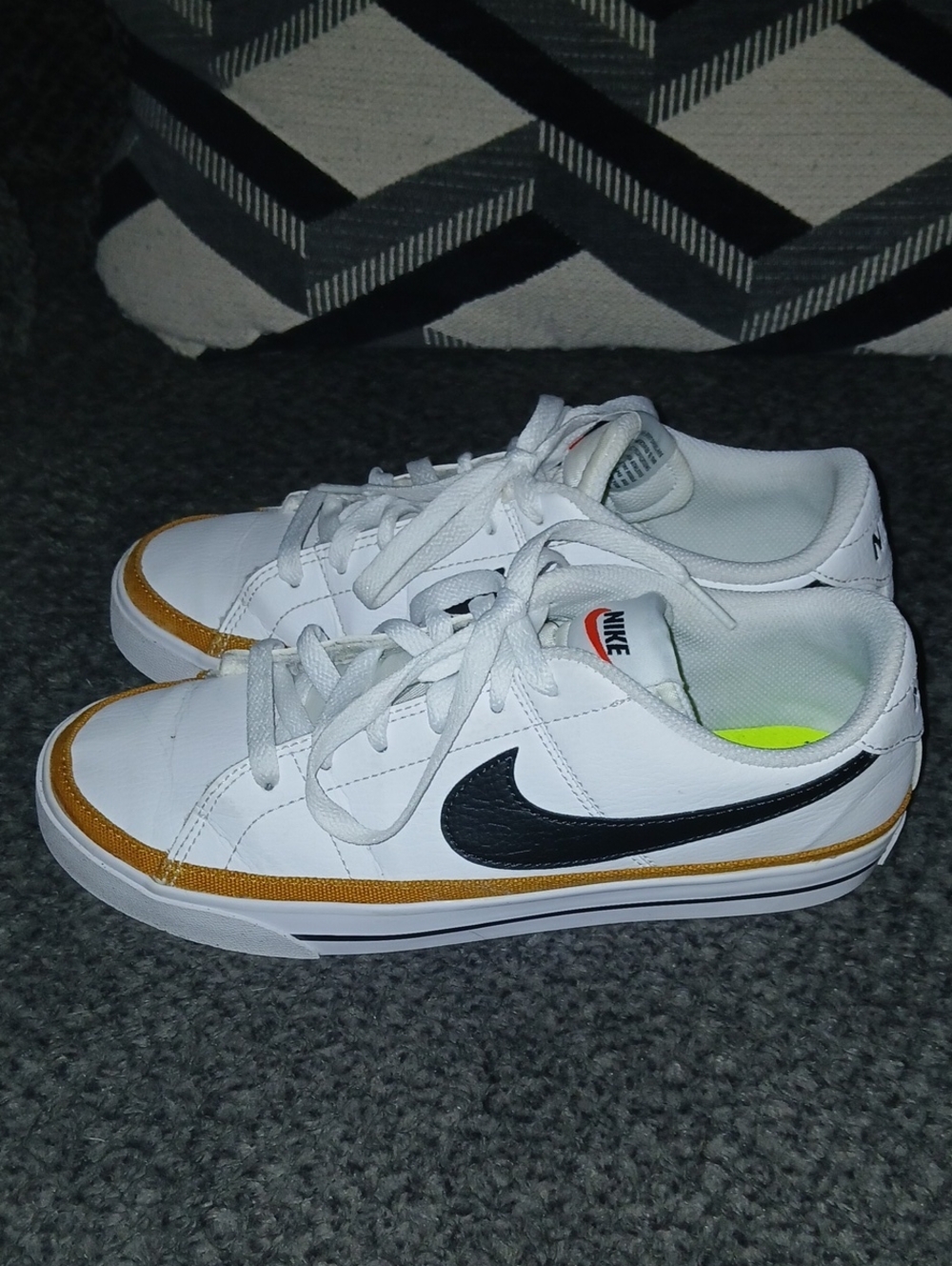 Women Nike Court